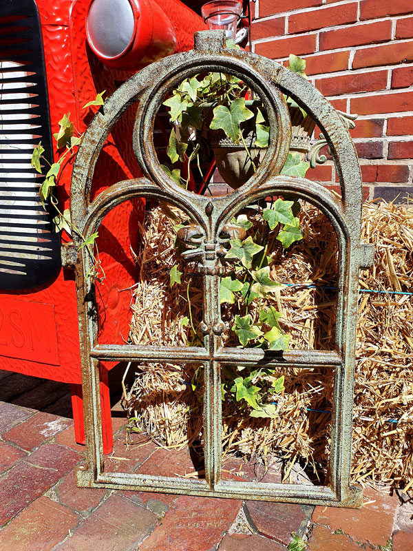 Antikfenster Ruine Gartenmauer