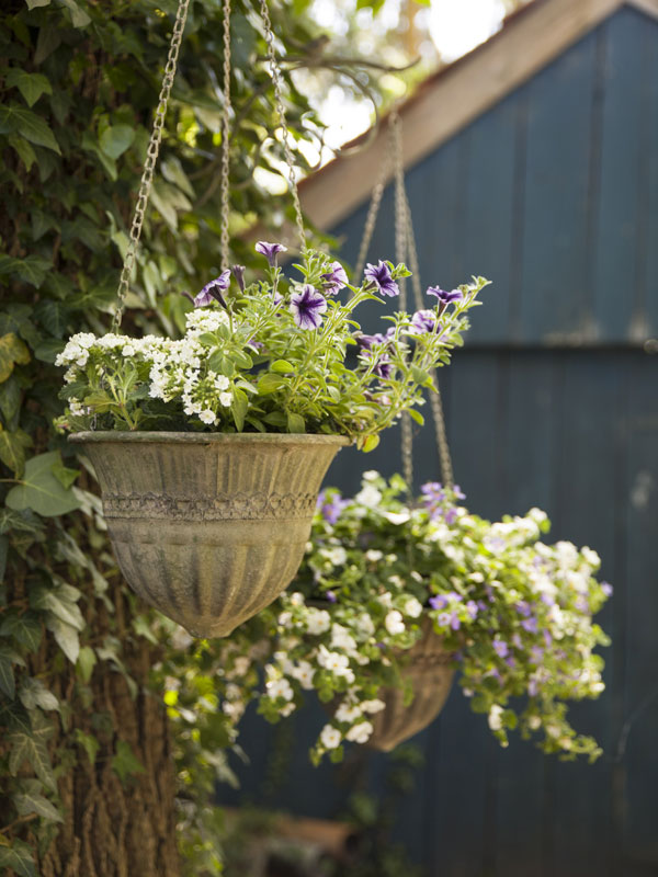 Gartendeko Vintage Blumenampel