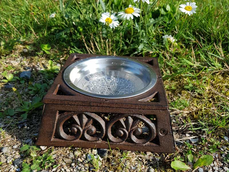 Gusseiserner Trinknapf "Fleur de lis" Futternapf