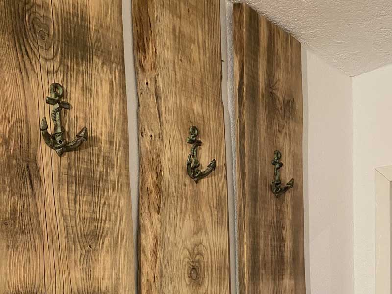 Garderobe selber bauen mit Wandhaken