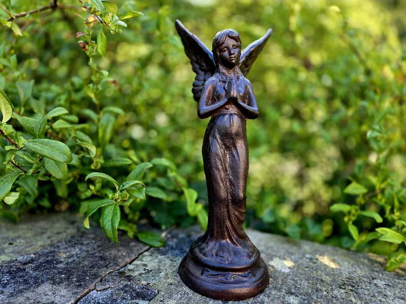 Imposante gusseiserne Figur "Engel mit betenden Händen" 37cm Grabschmuck