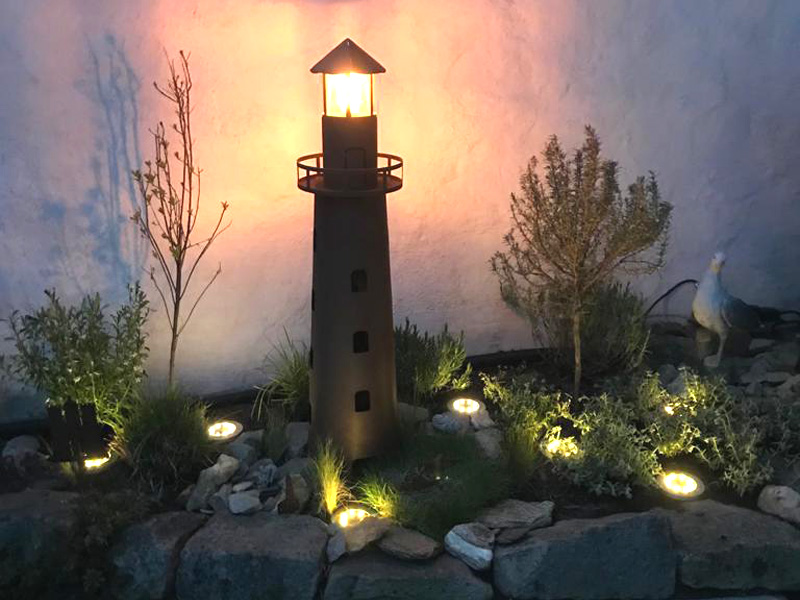 Leuchtturm beleuchtet