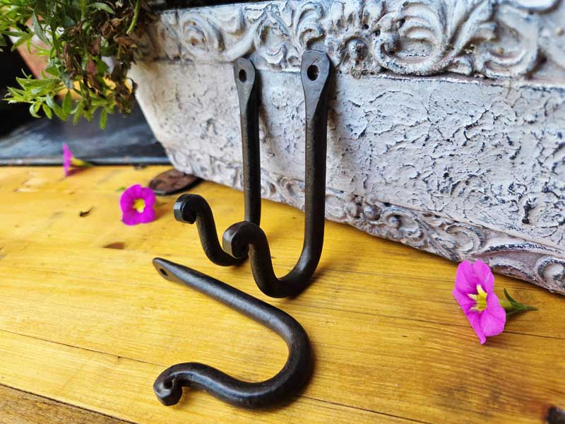 3er Garderoben-Haken Set "Schmiede" aus Gusseisen