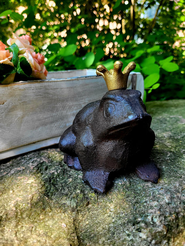 Froschkönig Gartenfigur
