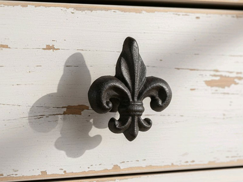 Nostalgischer Gusseisen Möbelknopf "Fleur de Lis"