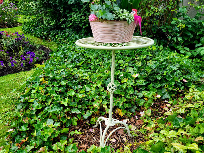 Nostalgischer Shabby Chic Blumentisch Beistelltisch Schmiedeeisen