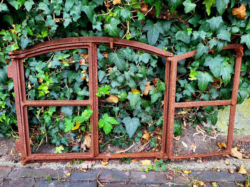 Stallfenster mit Türen