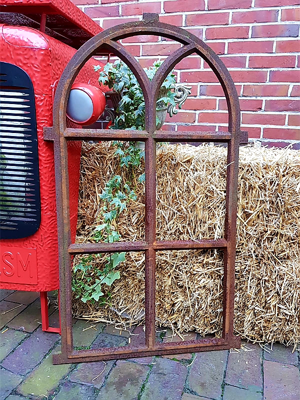 Gusseisenfenster Gartendeko