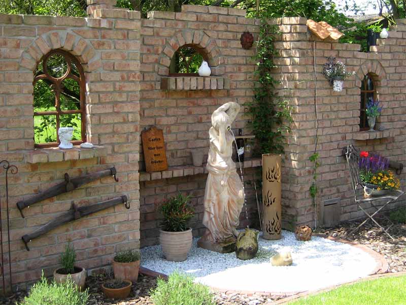 Stallfenster Gartenmauer mediteran