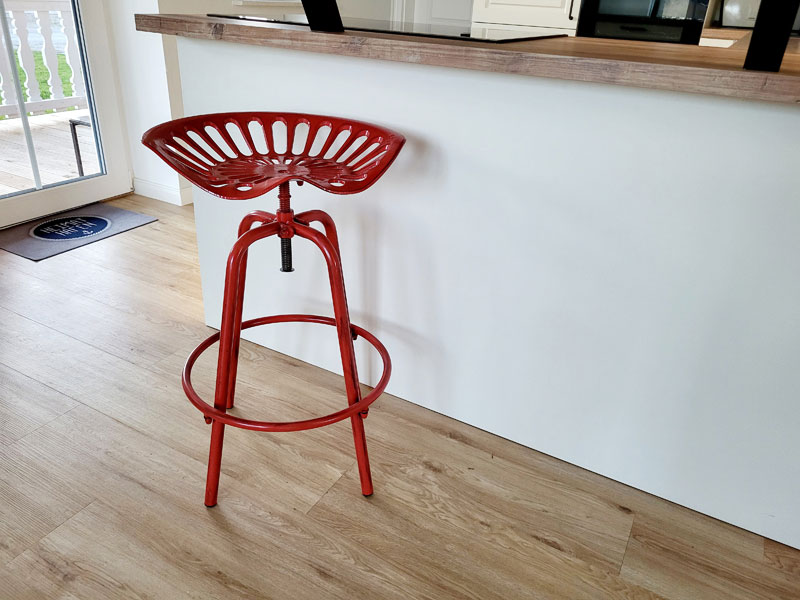 Höhenverstellbarer Drehhocker Barhocker "Traktorstuhl" rot