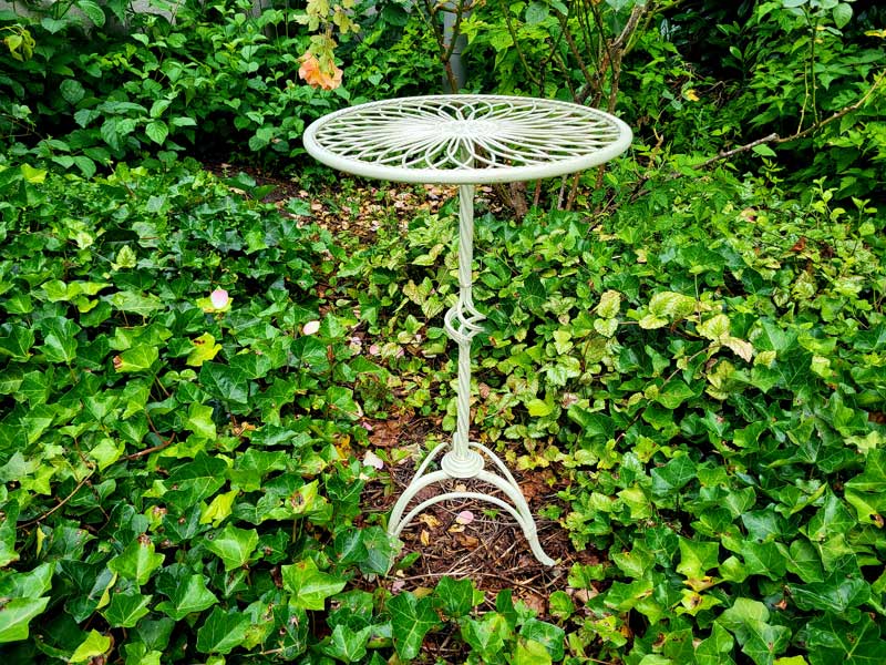 Nostalgischer Shabby Chic Blumentisch Beistelltisch Schmiedeeisen