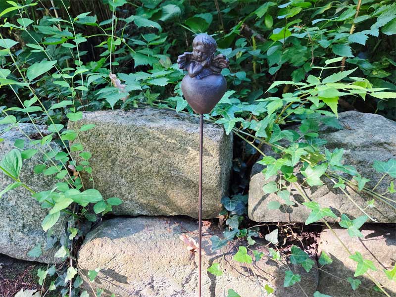 Beetstecker "Engel auf Herz" 81cm Gusseisen Gartenstecker Grabschmuck